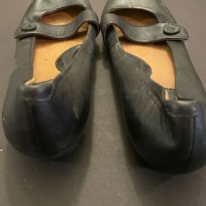 Born black leather flats size 8/39